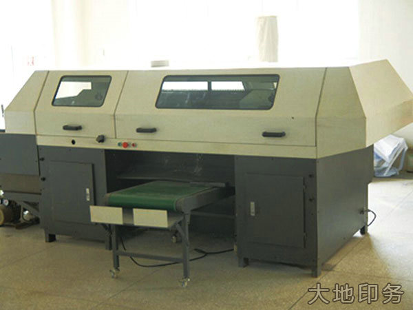 圓盤膠包機(jī)